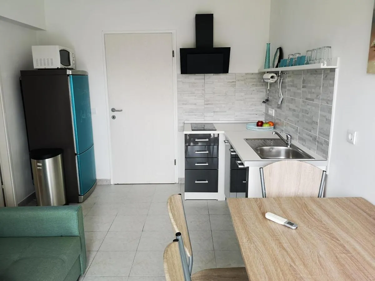 Chillout Apartments With Pool Patricia  Fažana