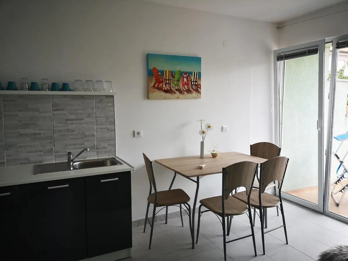 Chillout Apartments With Pool Patricia
