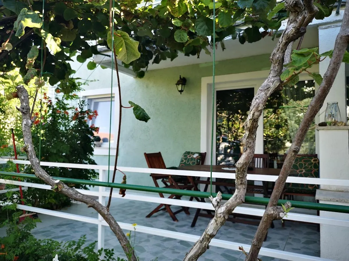 Chillout Apartments With Pool Patricia 0*, Fažana