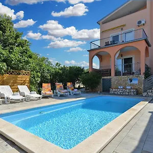Apartments Valbandon 1008 Fažana